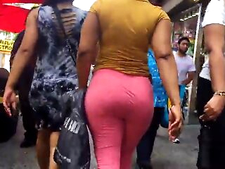 bubble booty latina milf vtl in rosy leggings